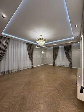 Satılır 3 otaqlı mənzil 132 m²