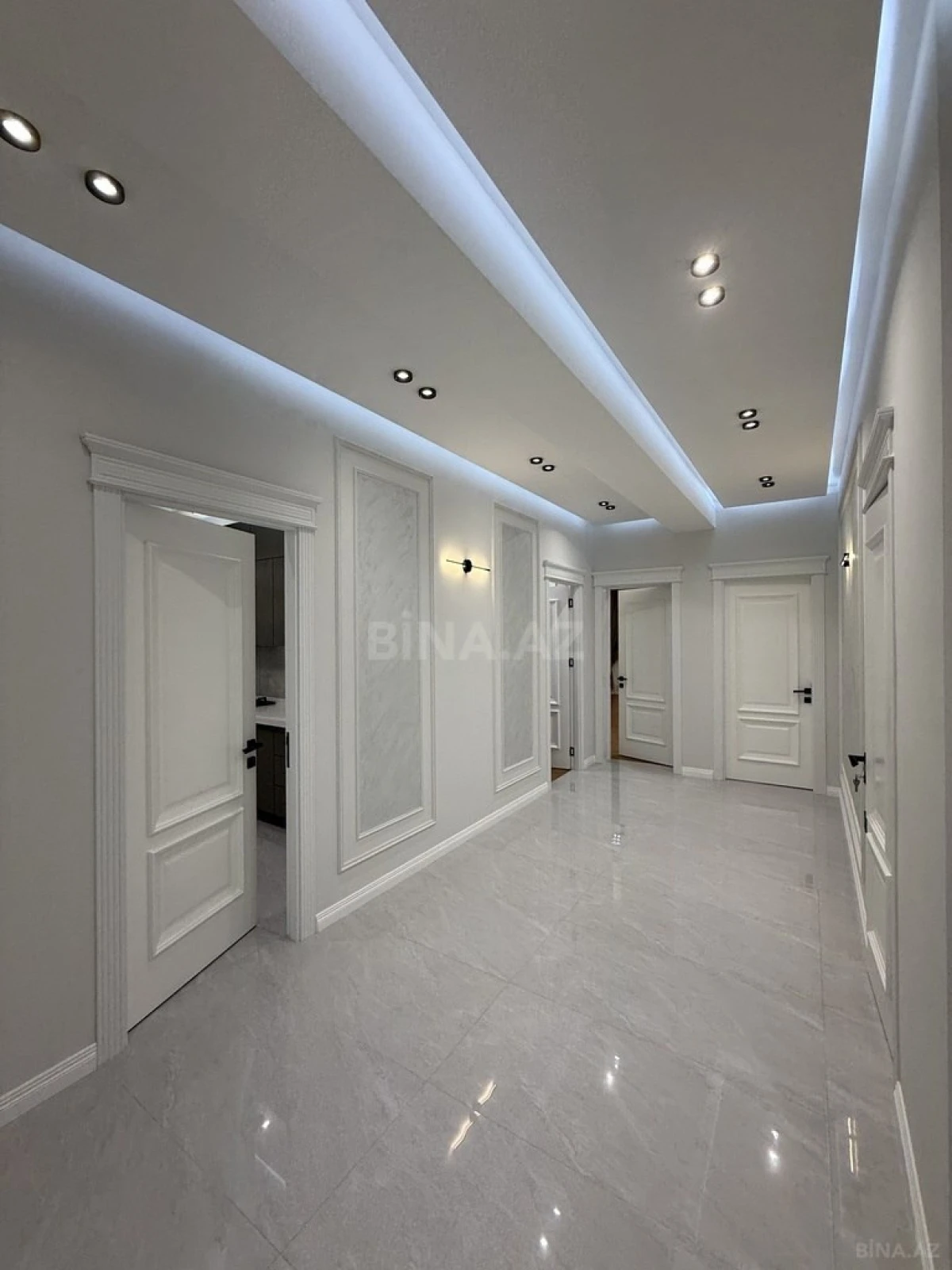 Satılır 3 otaqlı mənzil 132 m²