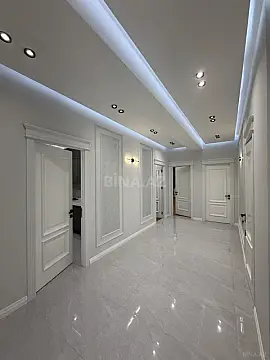 Satılır 3 otaqlı mənzil 132 m²