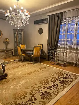 Satılır 3 otaqlı mənzil 116 m²