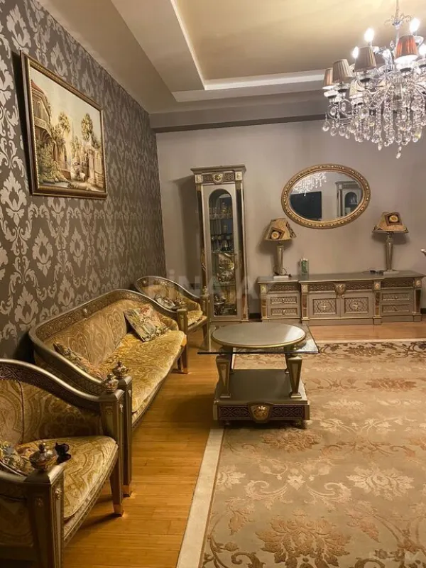 Satılır 3 otaqlı mənzil 116 m²