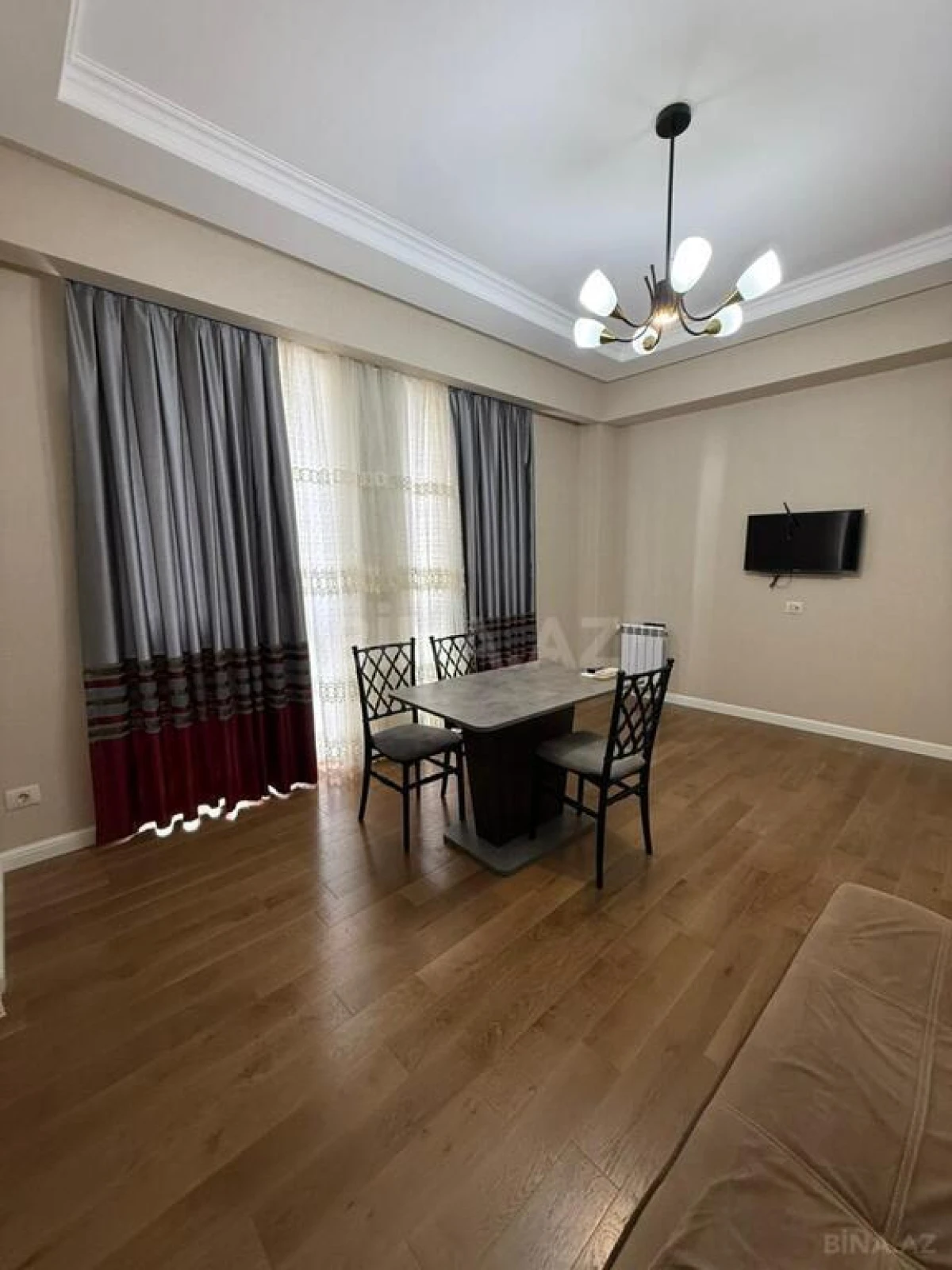 Kirayə verilir 2 otaqlı mənzil 62 m²