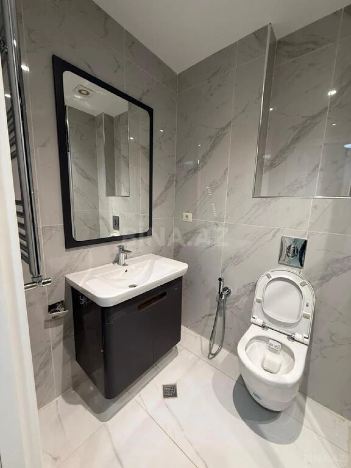 Kirayə verilir 2 otaqlı mənzil 62 m²