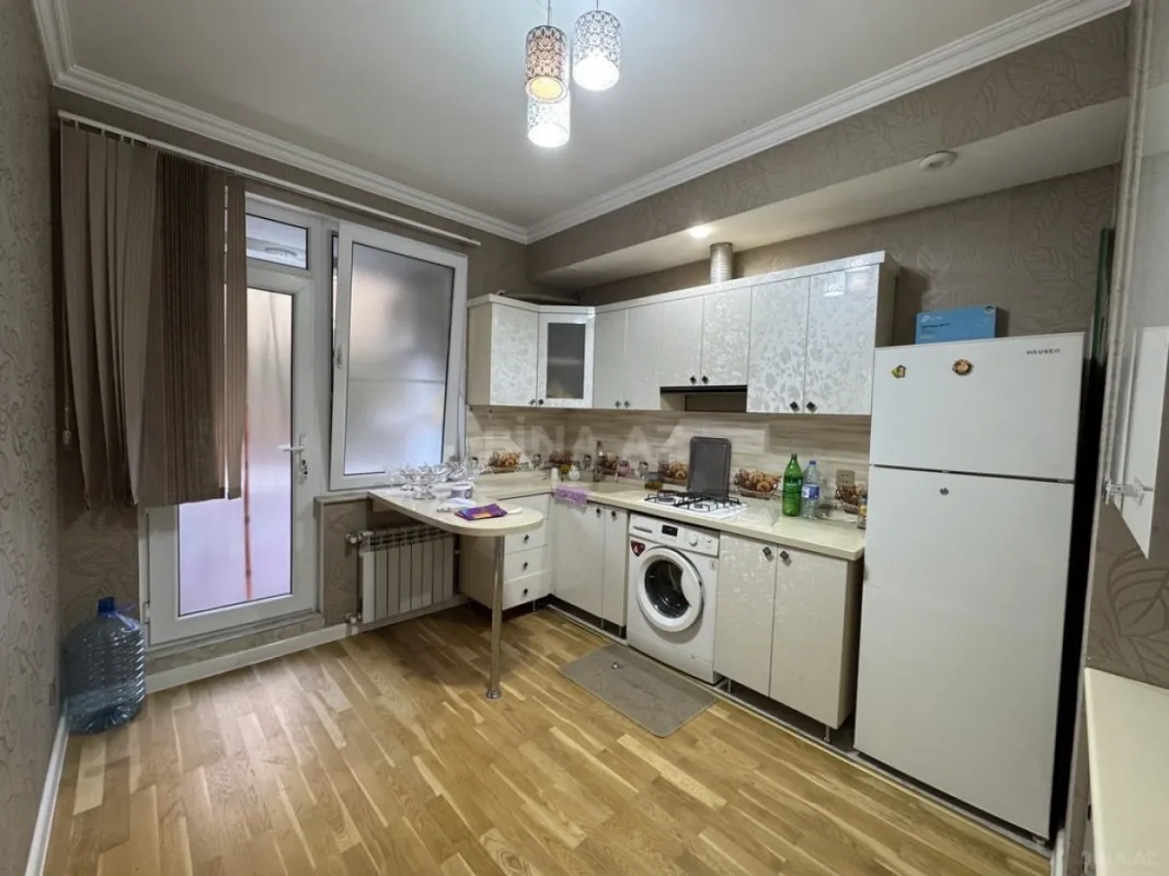 Satılır 2 otaqlı mənzil 70 m²
