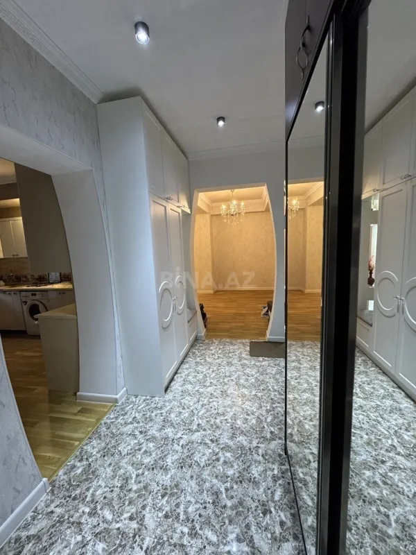 Satılır 2 otaqlı mənzil 70 m²