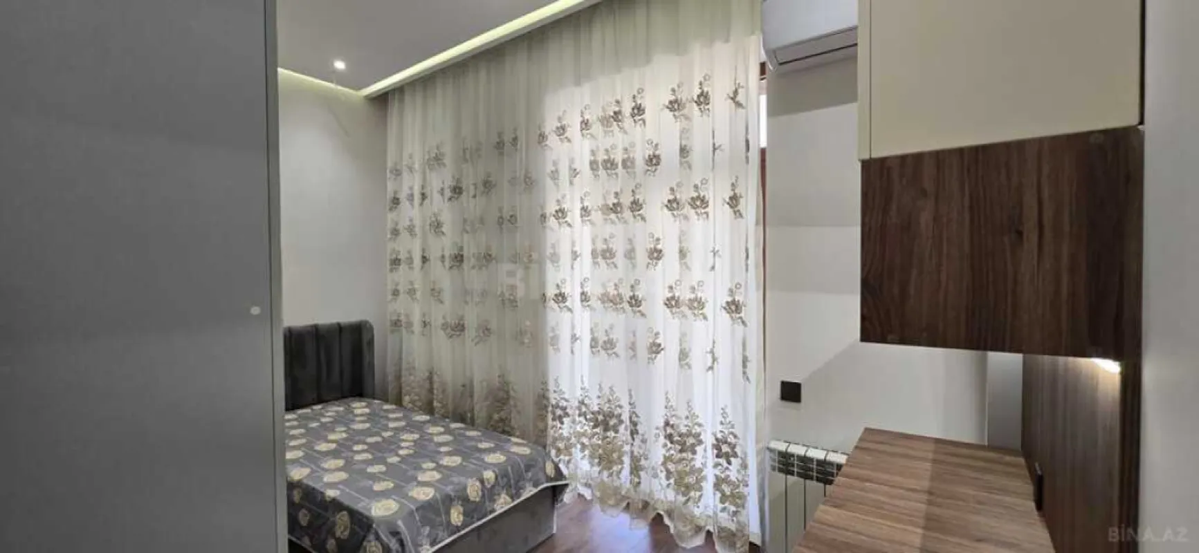 Kirayə verilir 4 otaqlı mənzil 165 m²