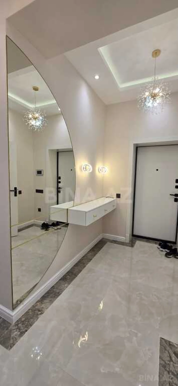 Kirayə verilir 4 otaqlı mənzil 165 m²