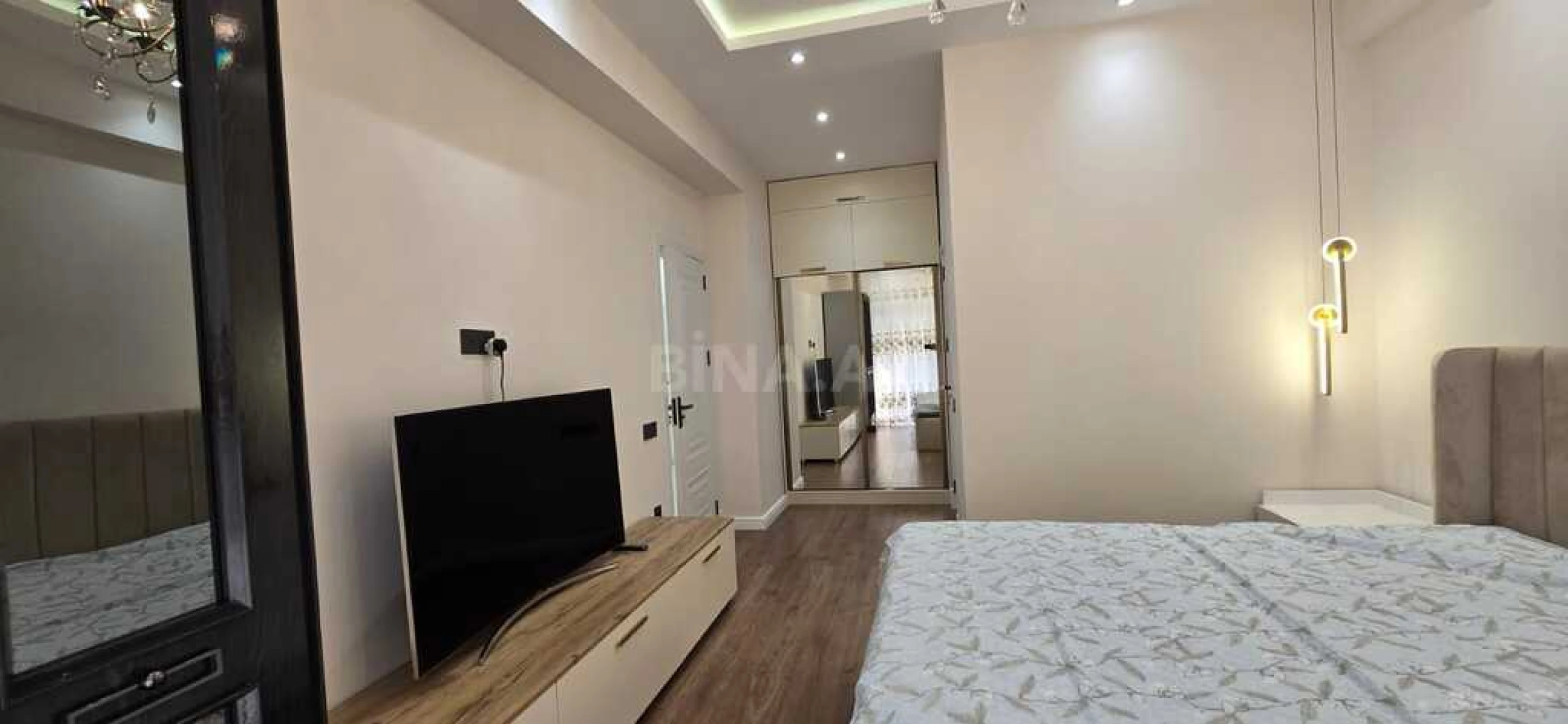 Kirayə verilir 4 otaqlı mənzil 165 m²