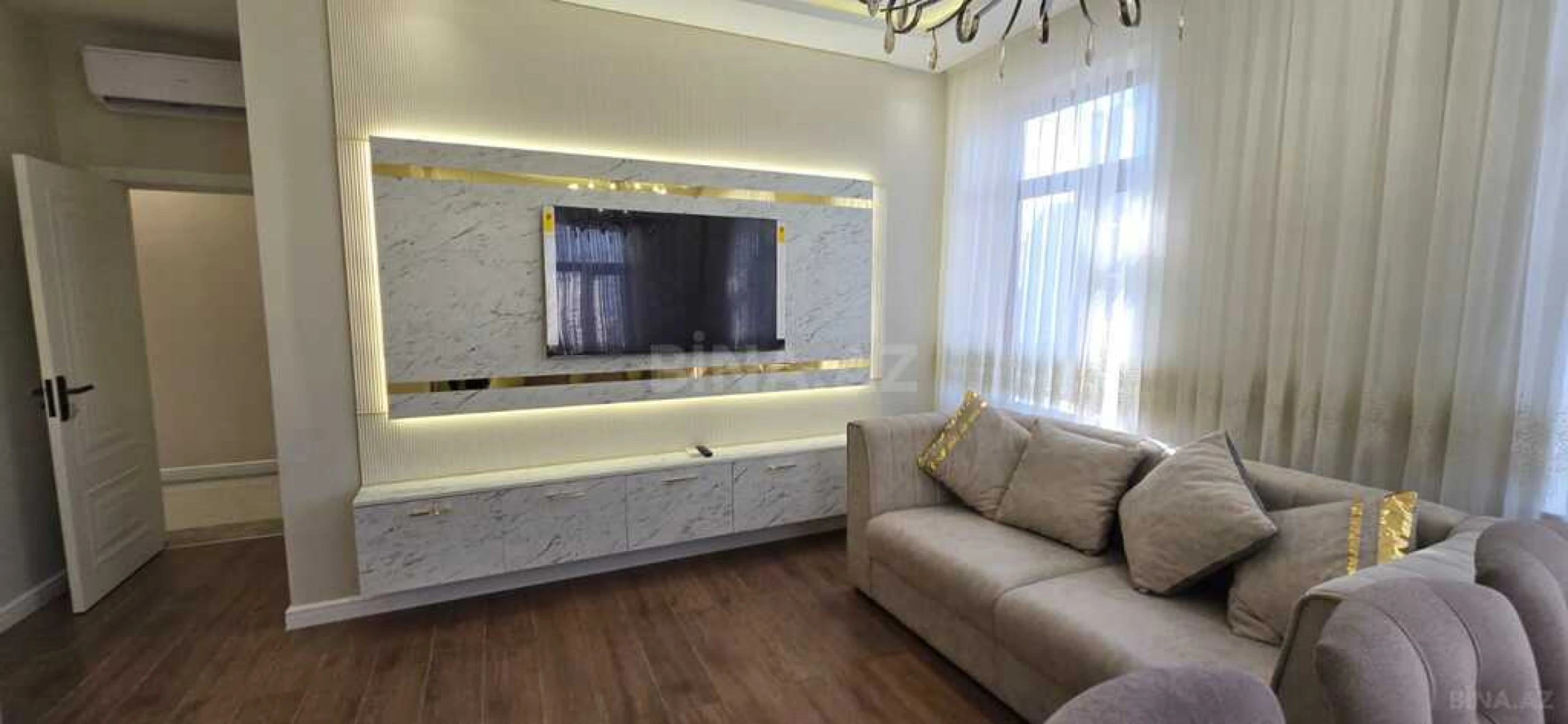 Kirayə verilir 4 otaqlı mənzil 165 m²