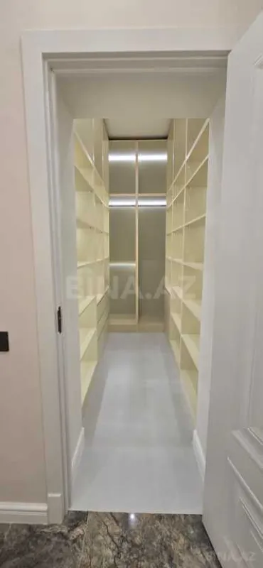 Kirayə verilir 4 otaqlı mənzil 165 m²