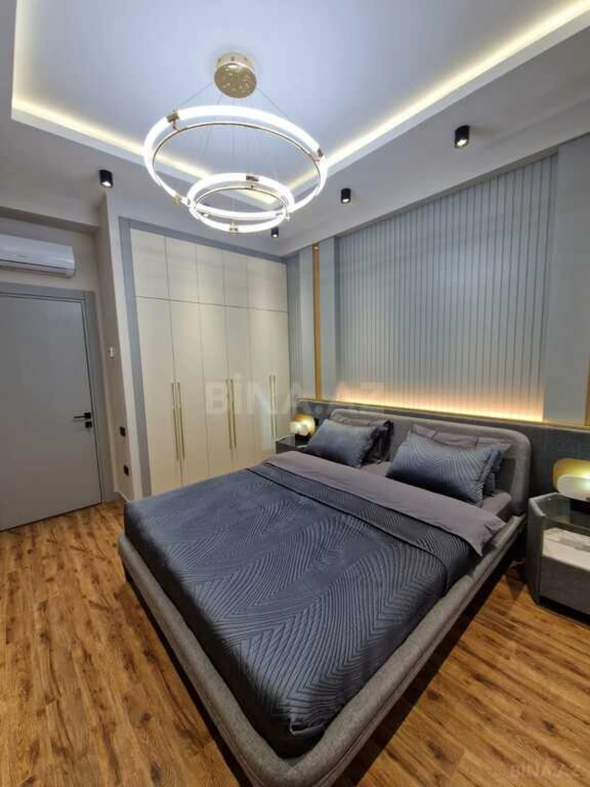 Satılır 2 otaqlı mənzil 65 m²
