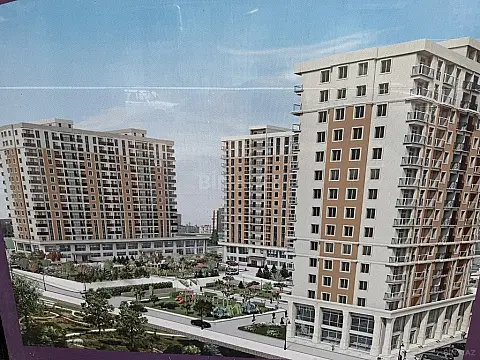 Satılır 4 otaqlı mənzil 174 m²