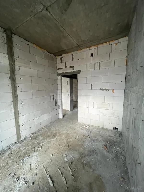 Satılır 4 otaqlı mənzil 174 m²