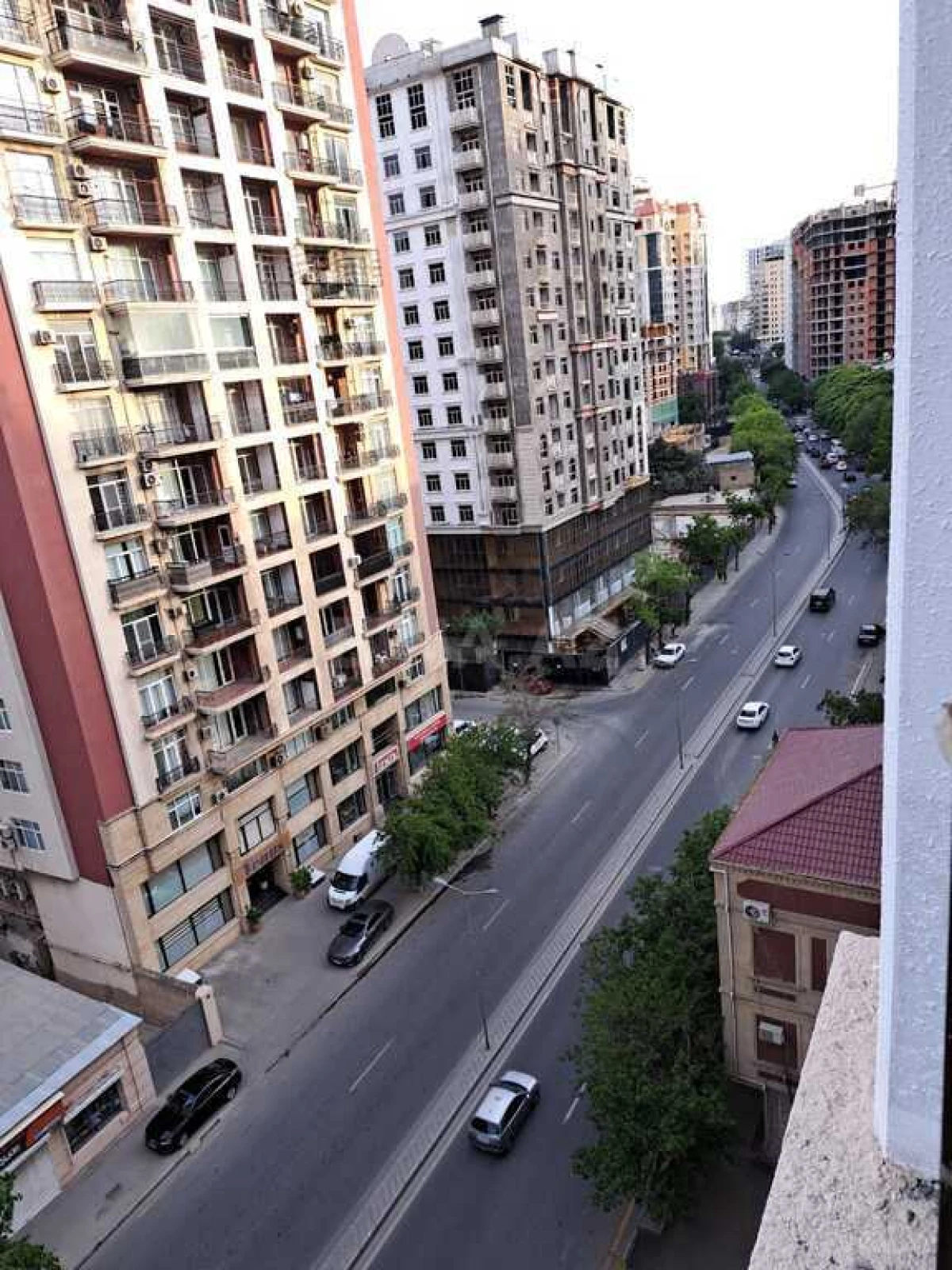 Satılır 3 otaqlı mənzil 134.5 m²