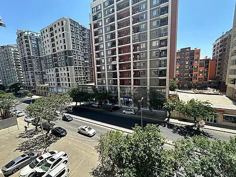 Satılır 3 otaqlı mənzil 134.5 m²