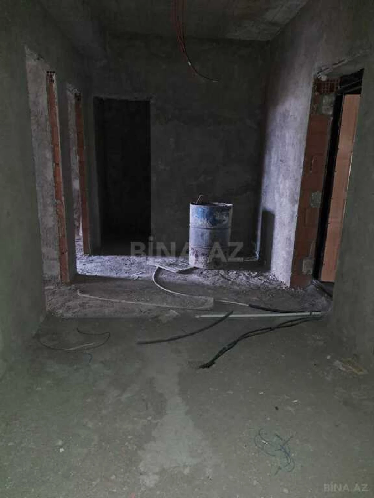 Satılır 3 otaqlı mənzil 134.5 m²
