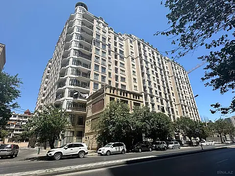 Satılır 3 otaqlı mənzil 134.5 m²