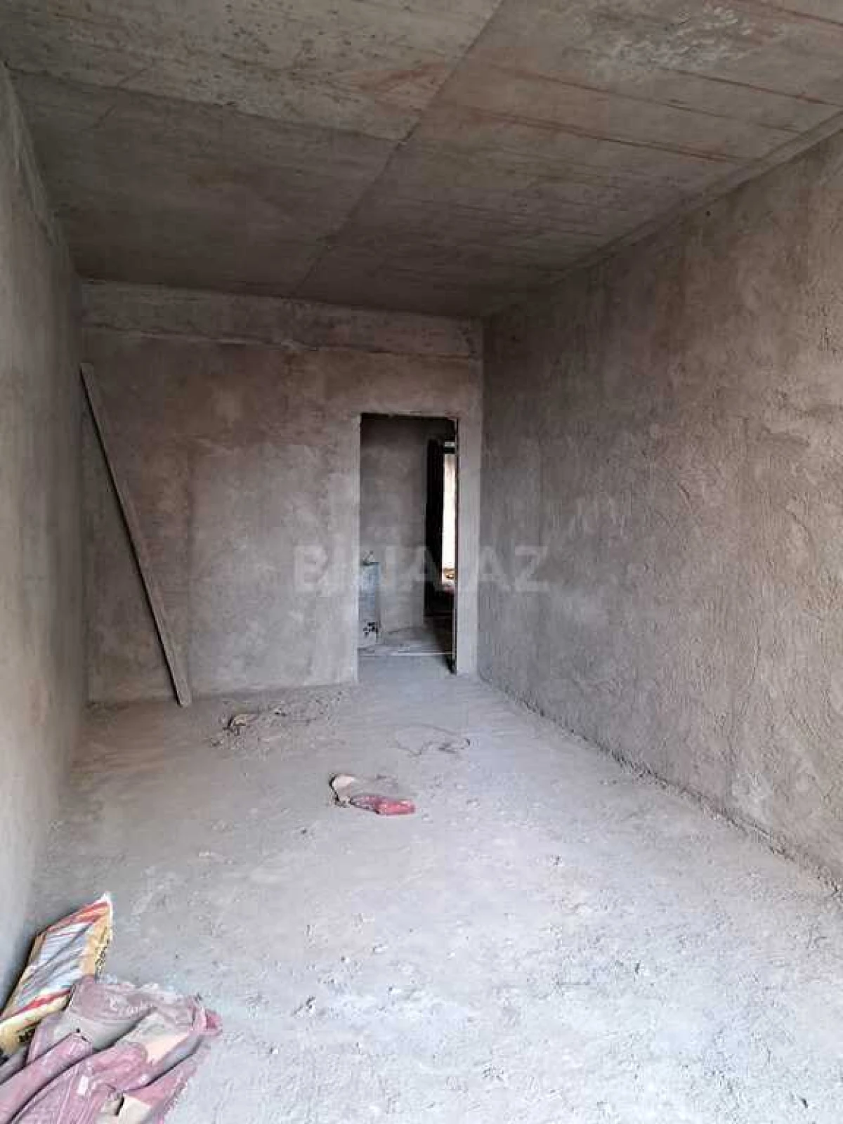 Satılır 3 otaqlı mənzil 134.5 m²
