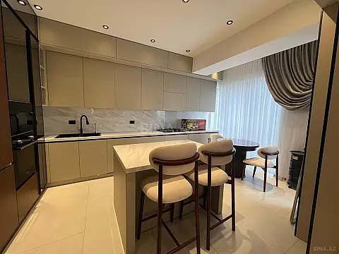 Kirayə verilir 3 otaqlı mənzil 135 m²