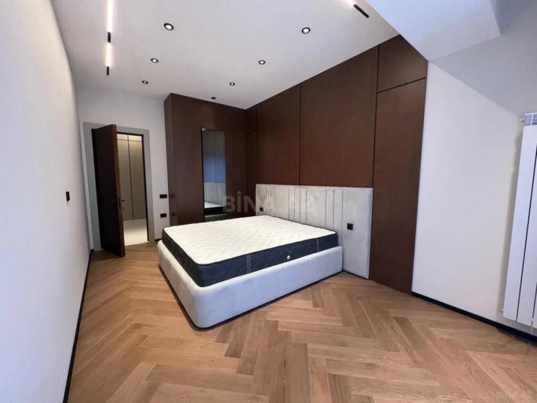 Kirayə verilir 3 otaqlı mənzil 135 m²