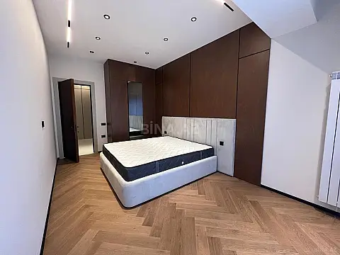 Kirayə verilir 3 otaqlı mənzil 135 m²