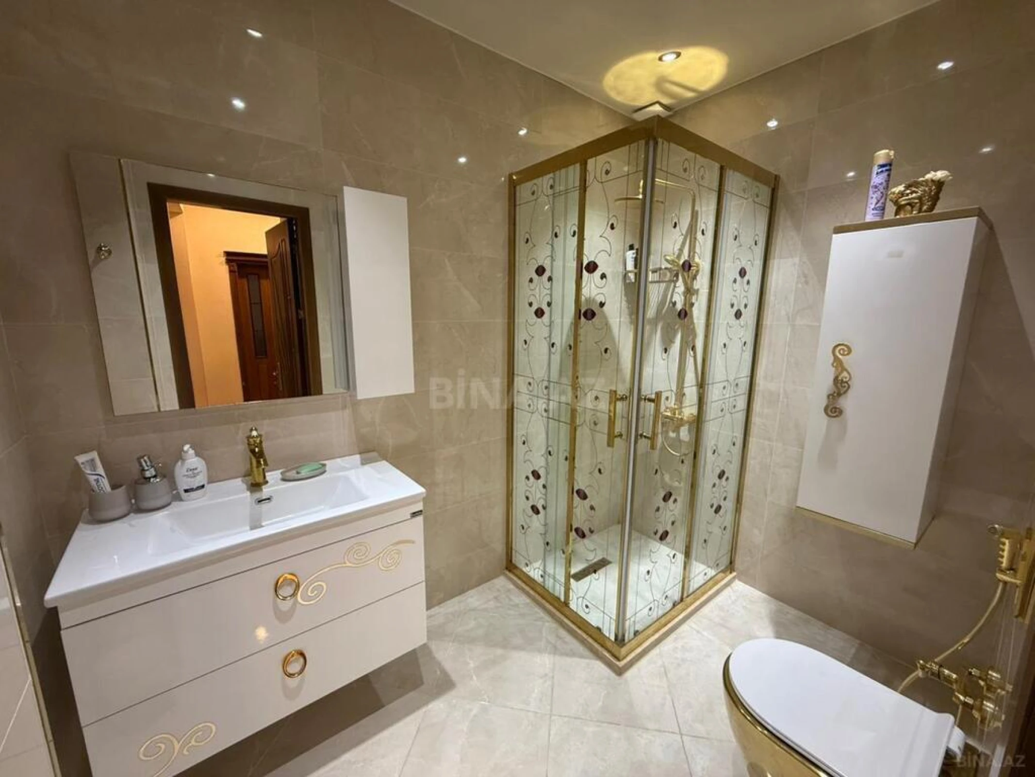 Satılır 3 otaqlı mənzil 101 m²