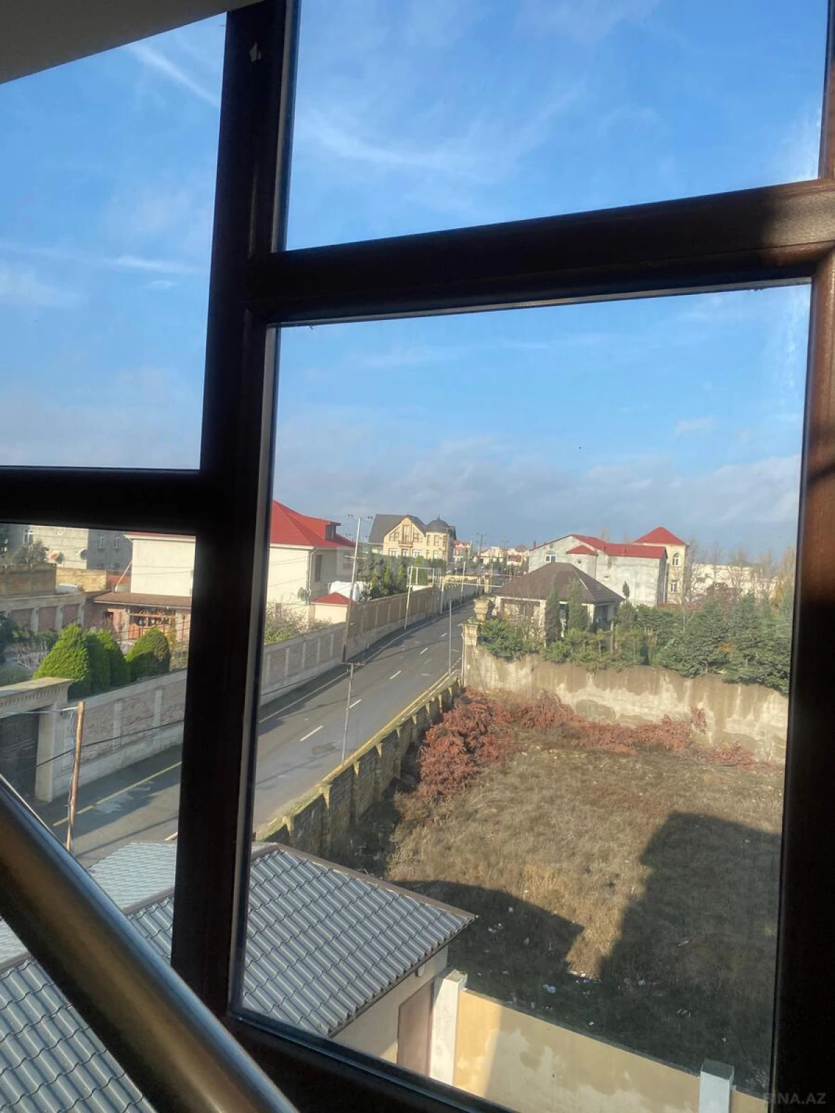 Satılır 8 otaqlı həyət evi 1100 m²