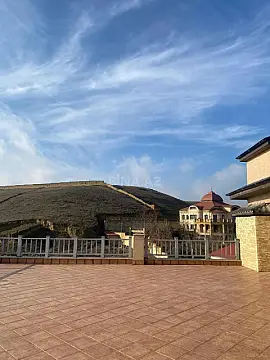 Satılır 8 otaqlı həyət evi 1100 m²