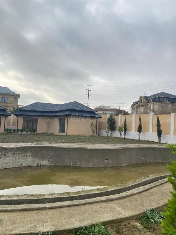 Satılır 8 otaqlı həyət evi 1100 m²