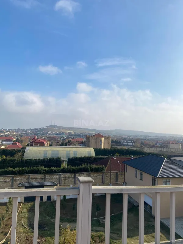 Satılır 8 otaqlı həyət evi 1100 m²