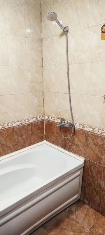 Kirayə verilir 2 otaqlı mənzil 94 m²