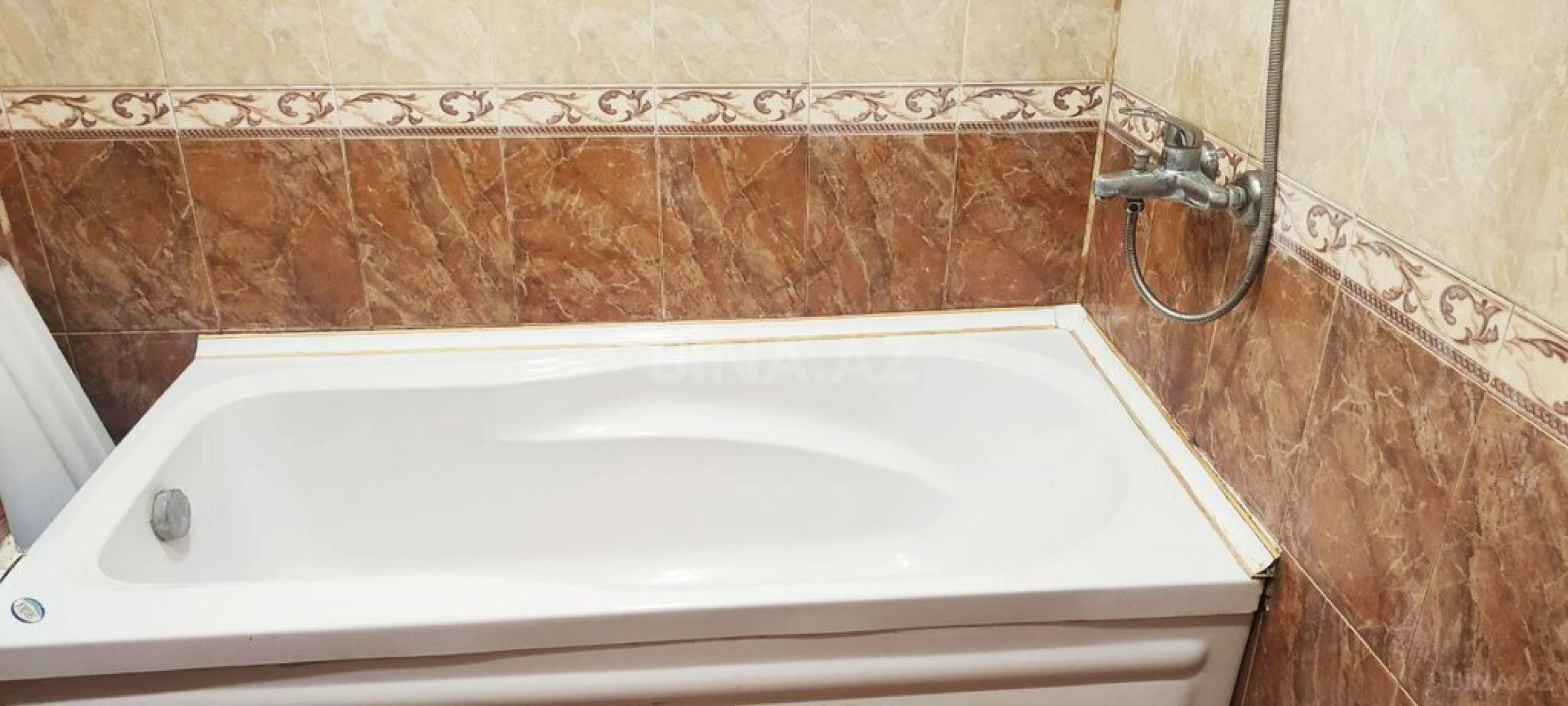 Kirayə verilir 2 otaqlı mənzil 94 m²