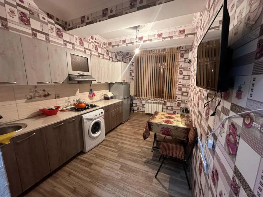 Satılır 1 otaqlı mənzil 40 m²