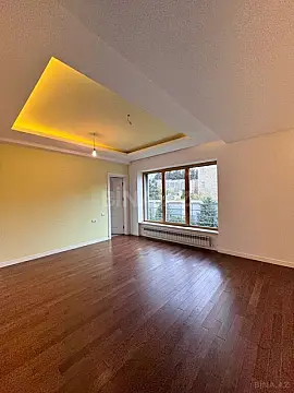 Satılır 11 otaqlı həyət evi 1400 m²