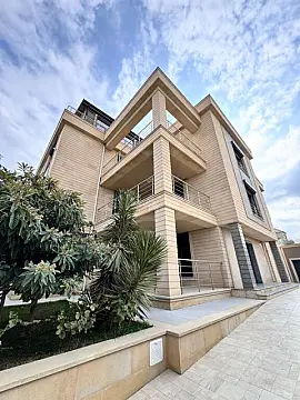 Satılır 11 otaqlı həyət evi 1400 m² — Bakı, Badamdar 11 otaq 1400.00 m²