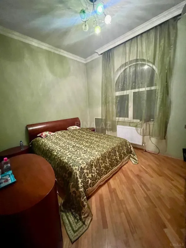 Satılır 6 otaqlı həyət evi 260 m²
