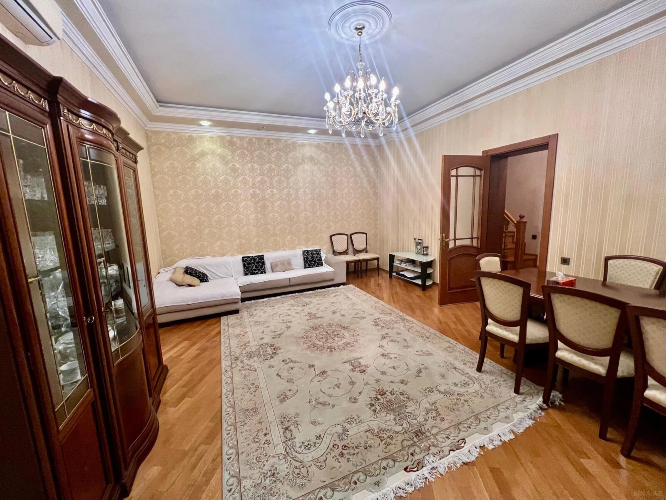 Satılır 6 otaqlı həyət evi 260 m²