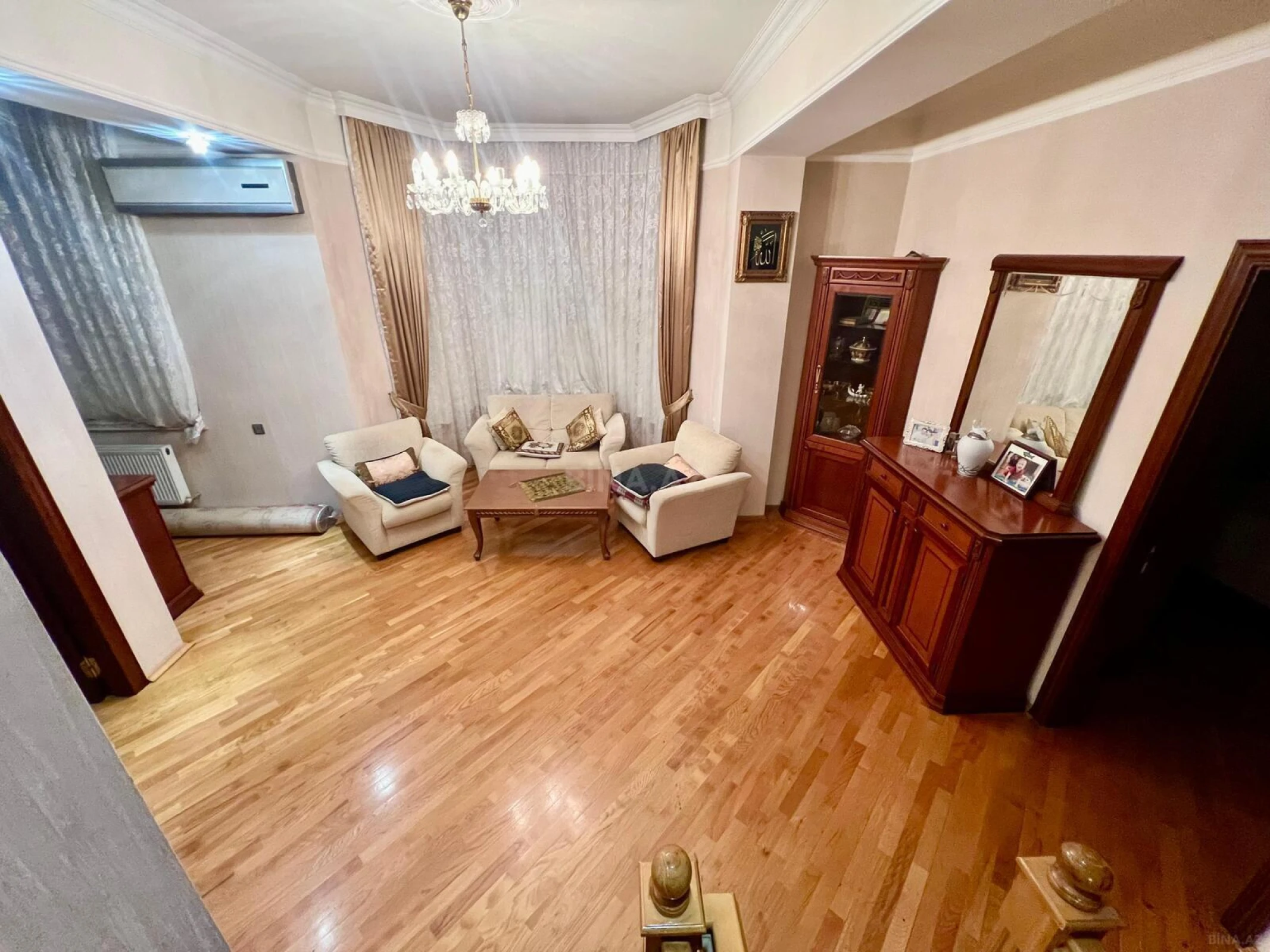Satılır 6 otaqlı həyət evi 260 m²