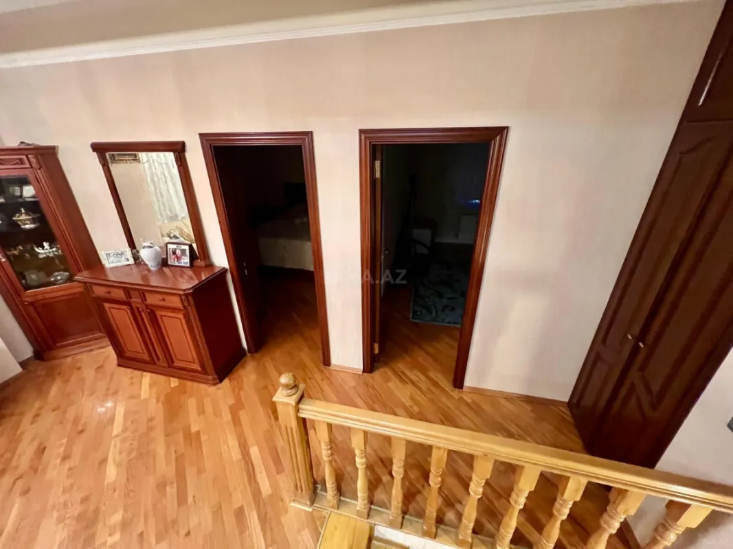 Satılır 6 otaqlı həyət evi 260 m²