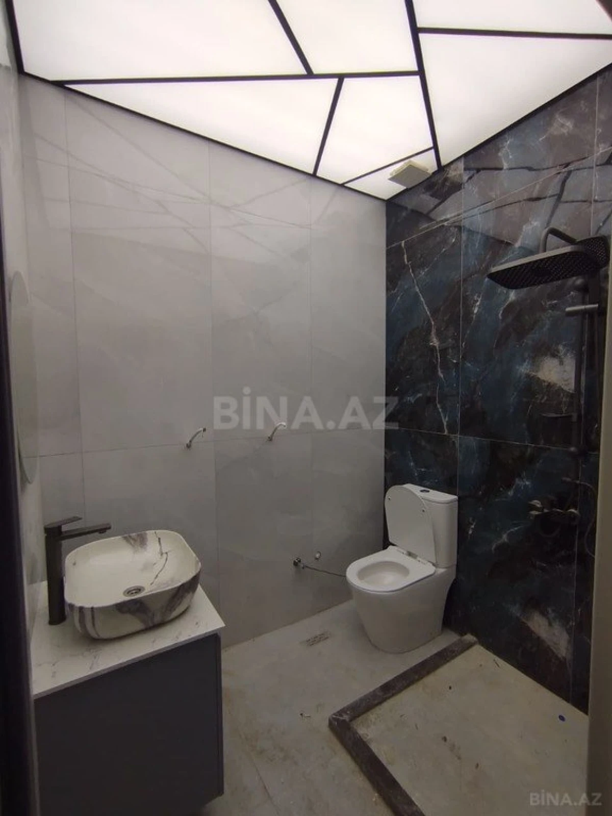 Satılır 2 otaqlı mənzil 55 m²