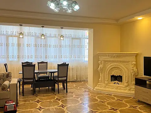 Kirayə verilir 3 otaqlı mənzil 100 m² — Bakı, Nərimanov 3 otaq 100.00 m²