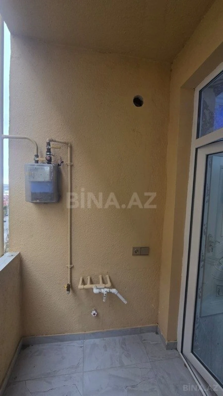 Satılır 2 otaqlı mənzil 61 m²