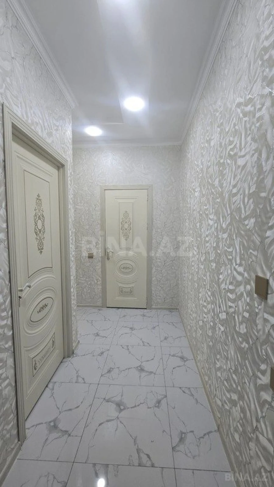 Satılır 2 otaqlı mənzil 61 m²