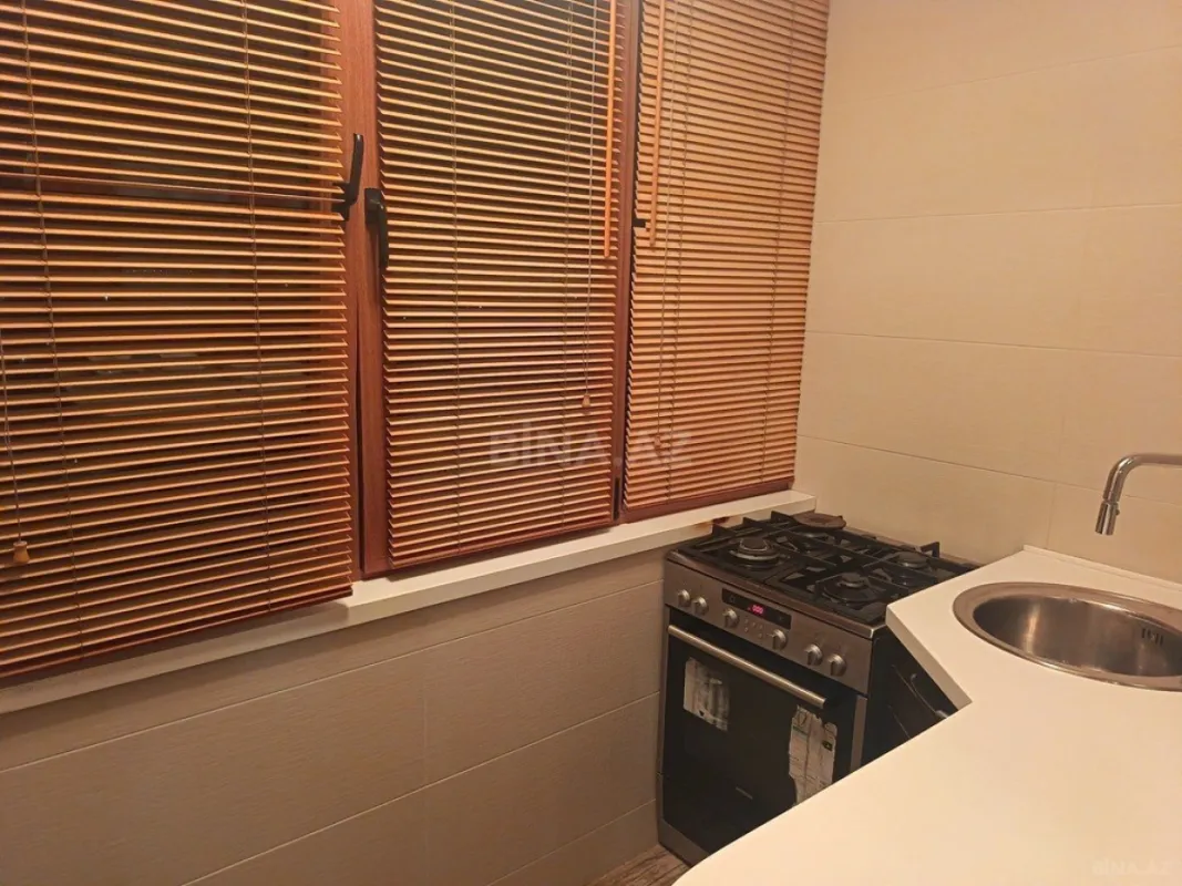 Satılır 3 otaqlı mənzil 135 m²