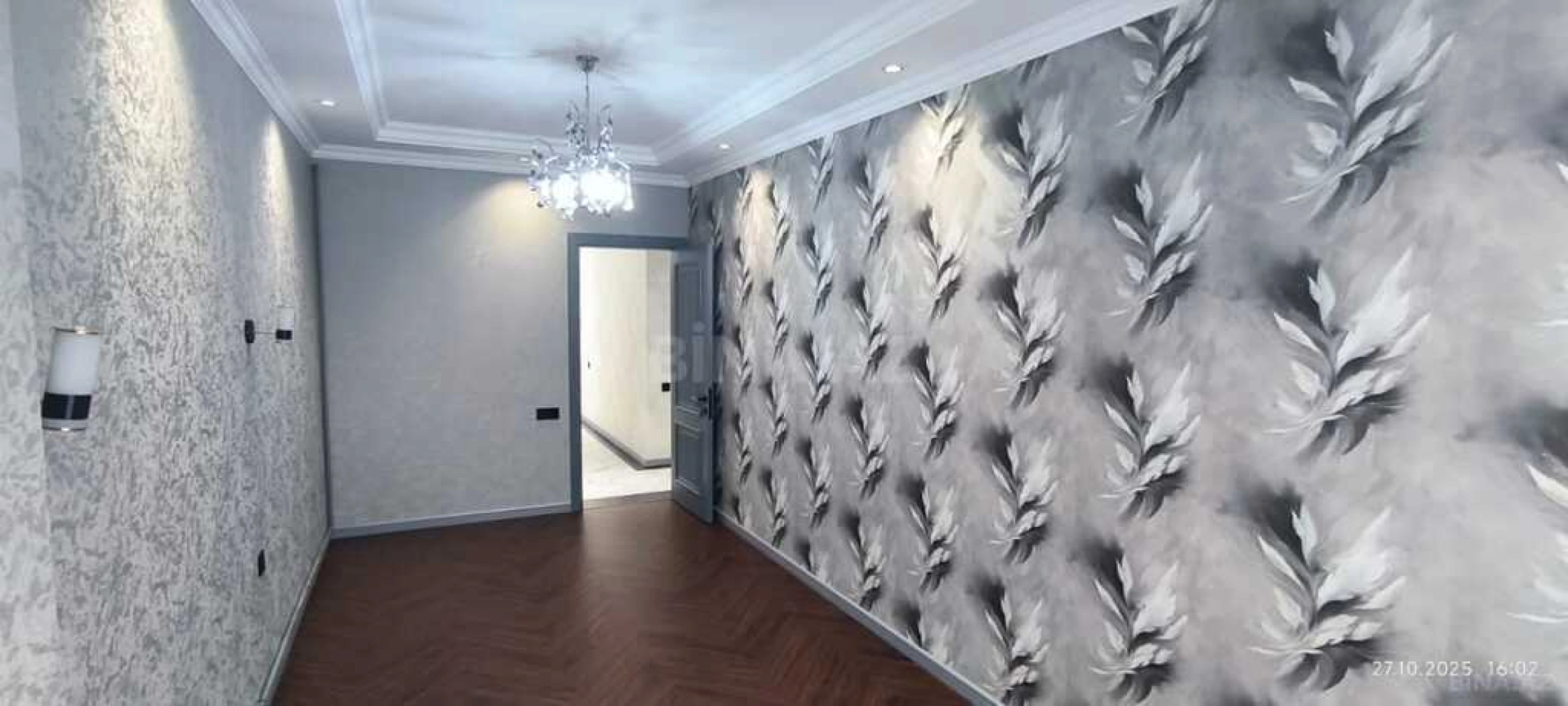 Satılır 4 otaqlı mənzil 165 m²