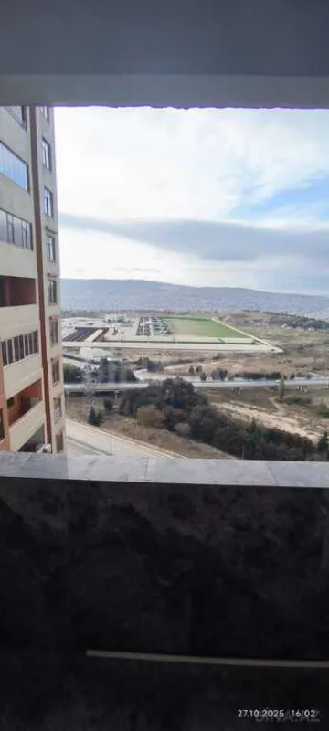 Satılır 4 otaqlı mənzil 165 m²