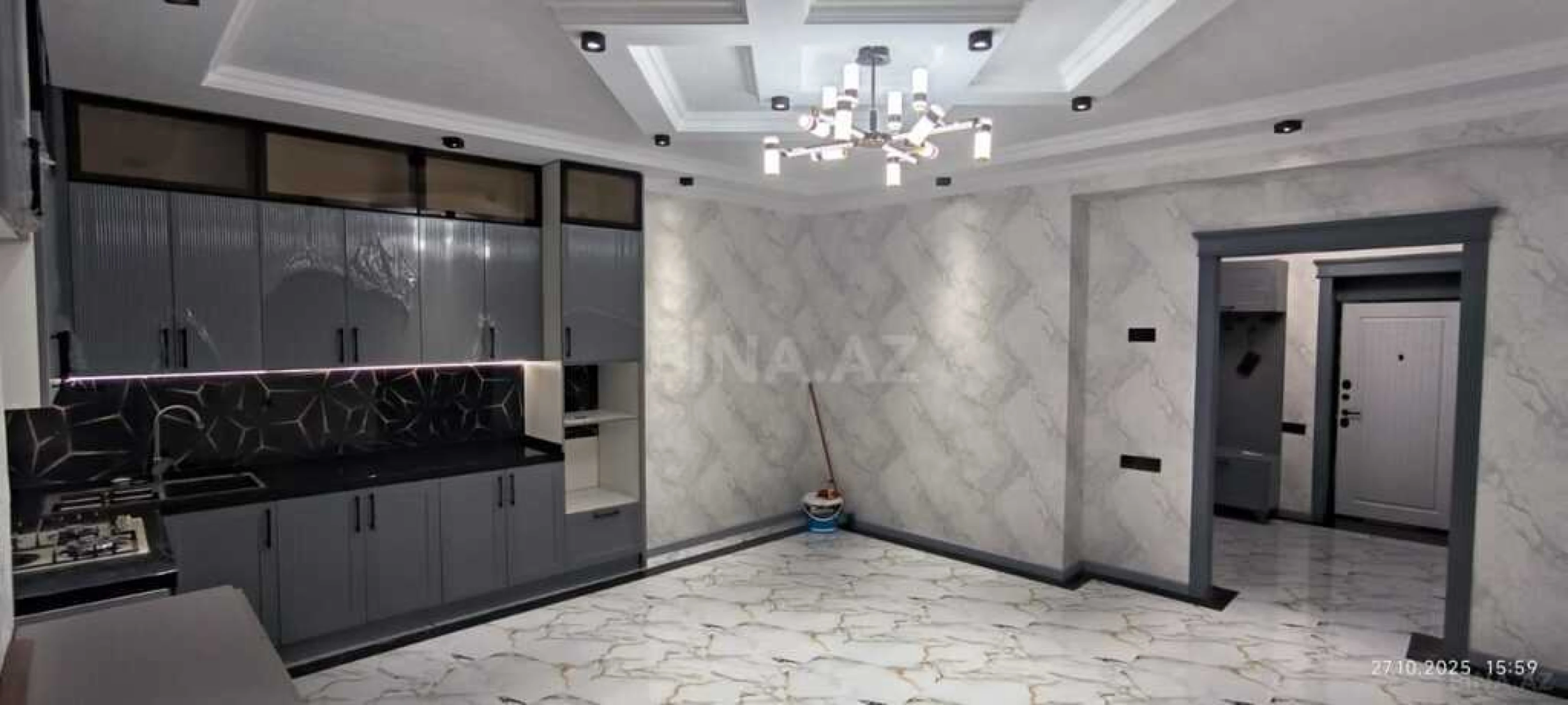 Satılır 4 otaqlı mənzil 165 m²