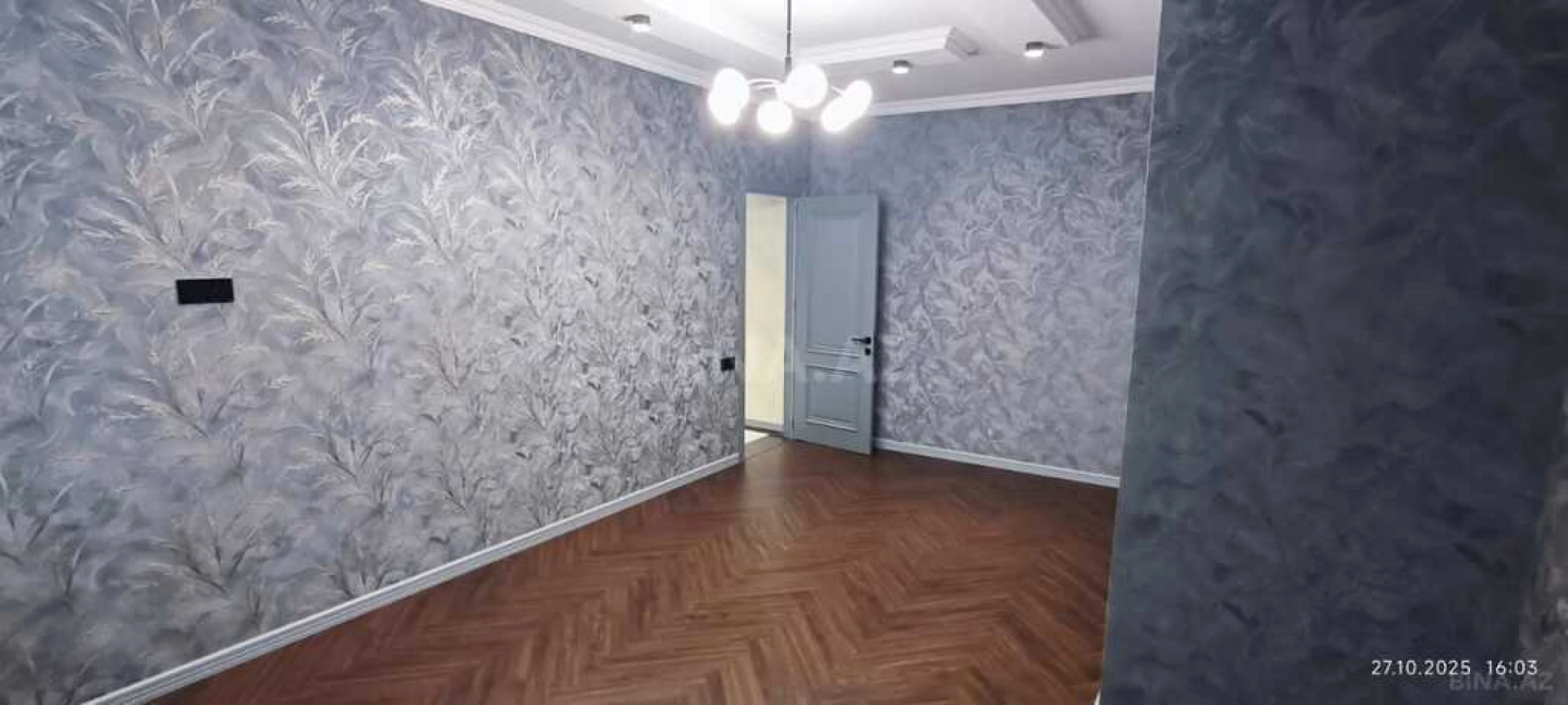Satılır 4 otaqlı mənzil 165 m²