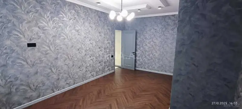 Satılır 4 otaqlı mənzil 165 m²