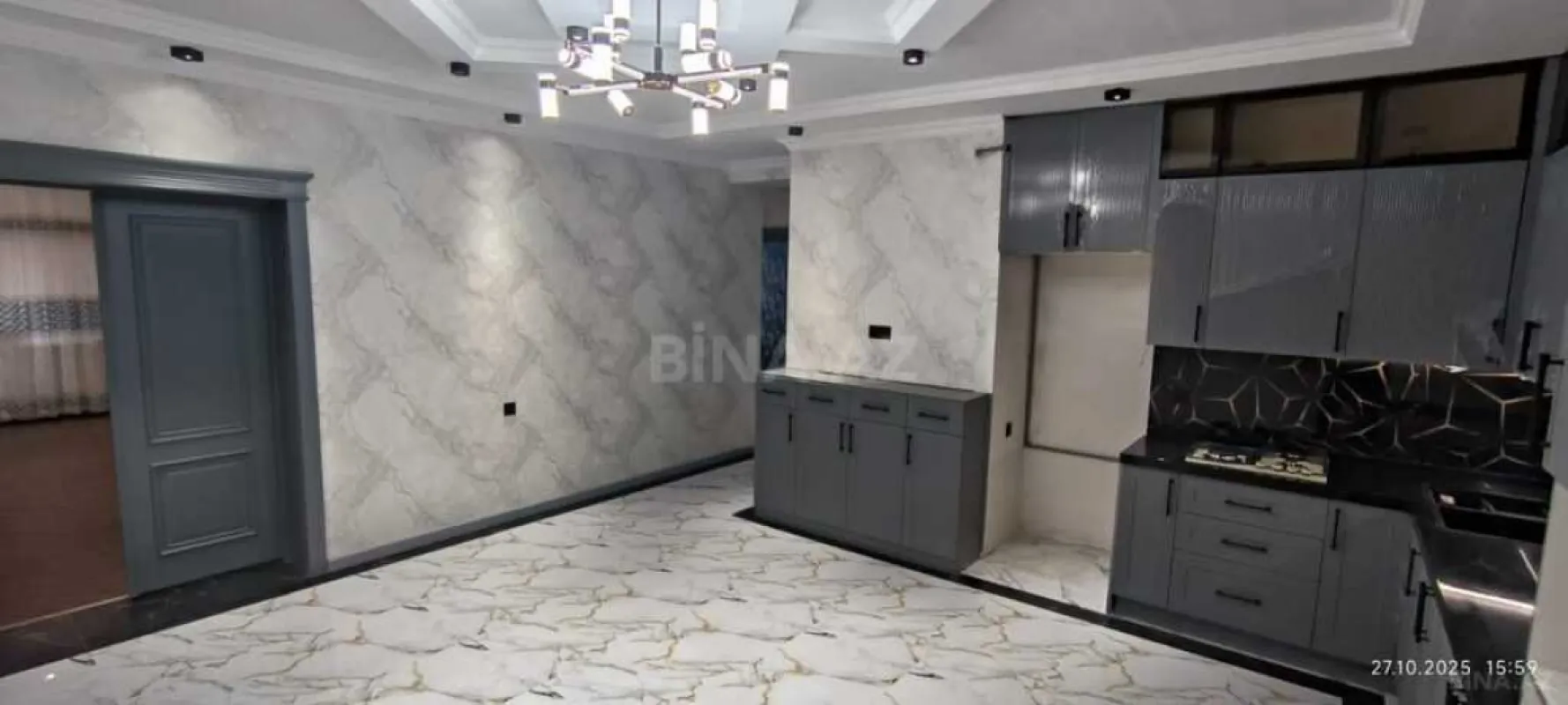 Satılır 4 otaqlı mənzil 165 m²